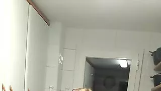 MILF MASTURBATION WHIT BOTTLE
