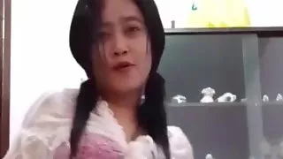 Indo Maid Sri Utami Sexy Dance 18