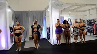 Unas Marranitas cachondas modelando (Parte 1?)