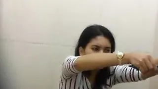 Sexy Indonesian Girl Toilet Spy Cam