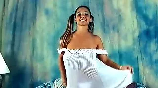 I'VE JUST BEGUN - jiggly teen boobs bouncy dance (non nude)