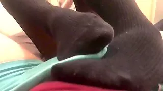 GF gives smelly foot job in socks and pantyhose!