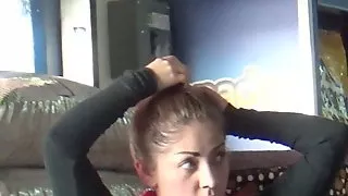Demostradora de comida para gatos