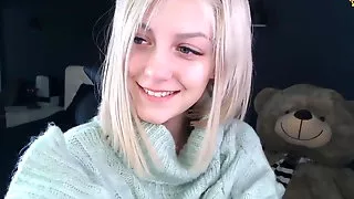 Beautiful and Sexy Russian Girl on Webcam 3