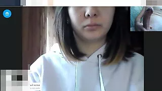Pijama slim brunette wants a morning cum