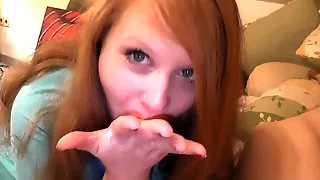 Fette Sau ensaftet Freund und saut mit Sperma rum!