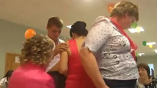 More wedding dancers
