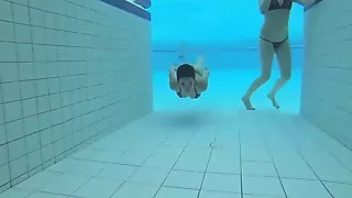 Laura girlfriend girl Berlin 18-19 year fuck in the pool