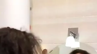 Karisini cekmis Turkish