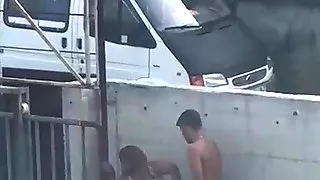 Sokak arasinda domaltmis herkes izliyor turkish