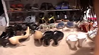 Shoe closet